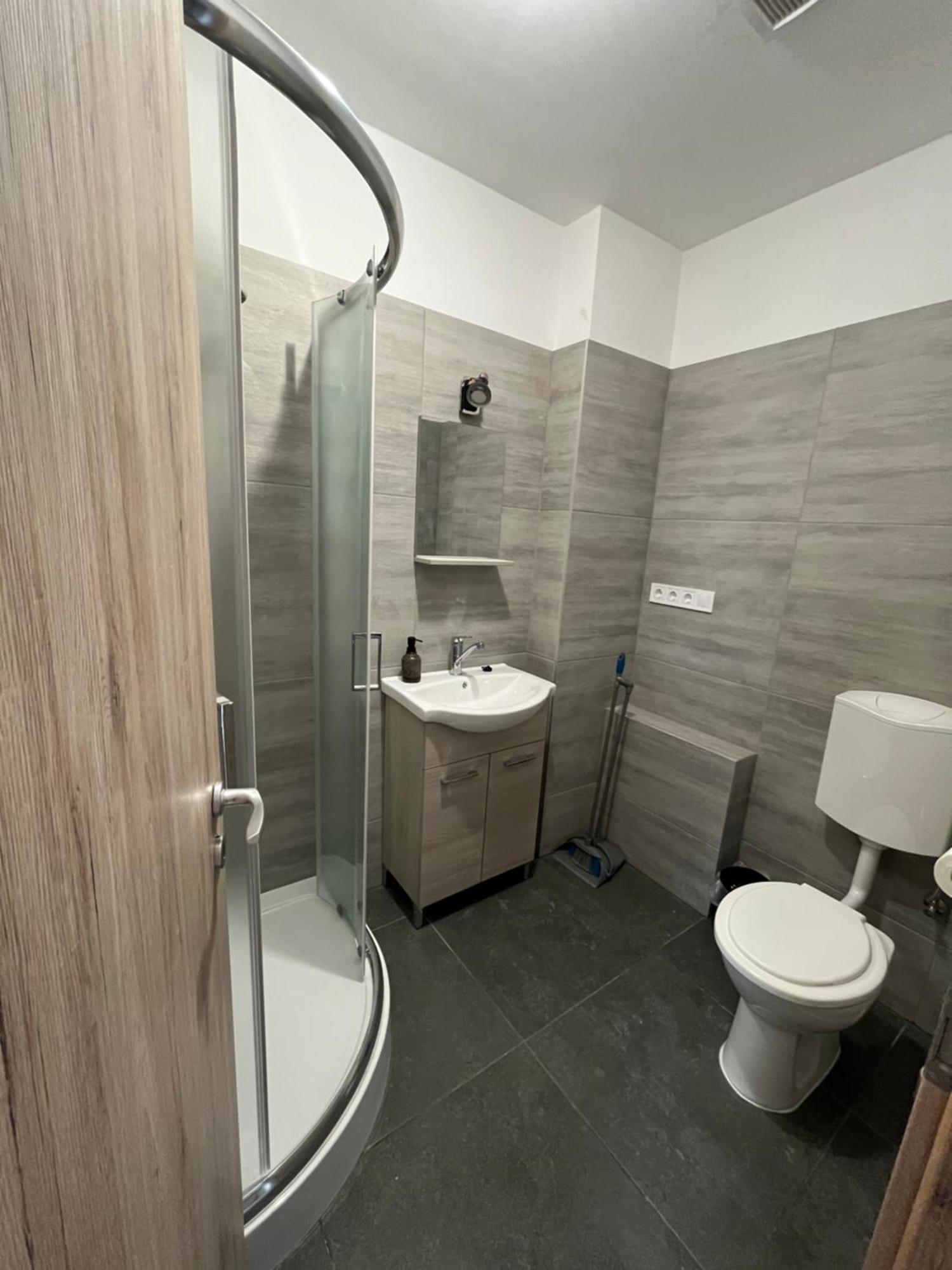 Varkeruelet 6 Apartman Sarvar Ngoại thất bức ảnh