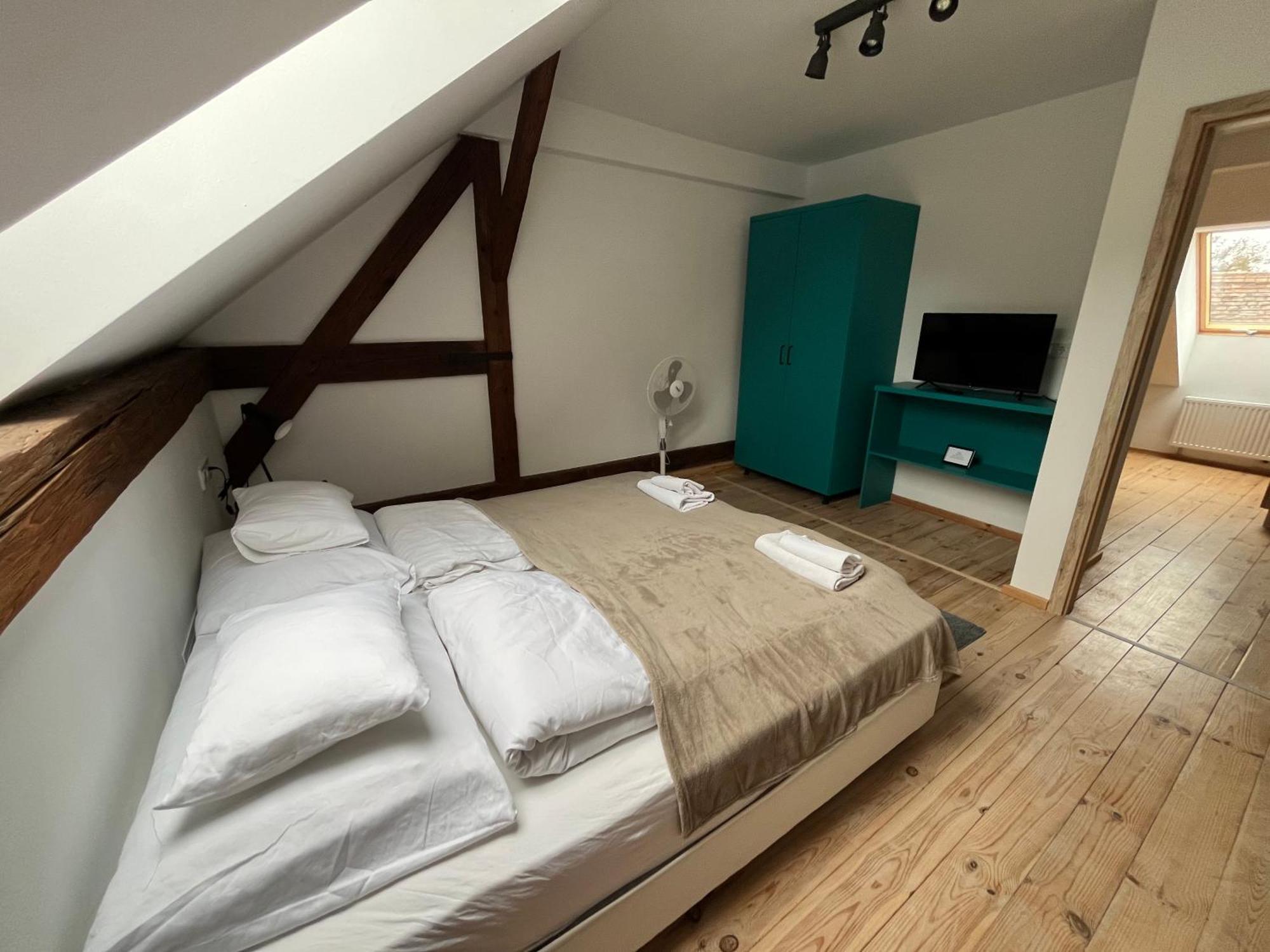 Varkeruelet 6 Apartman Sarvar Ngoại thất bức ảnh
